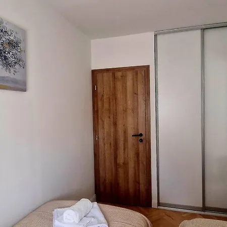 Komforan Smjestaj Za 5 Osoba Daire Solin