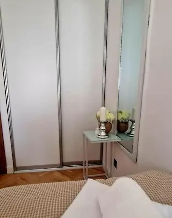 Daire Komforan Smjestaj Za 5 Osoba *